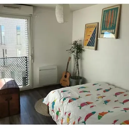 Privée à Deux Pas De La Cité Des Congrès ! Quarto em Acomodações Particulares *